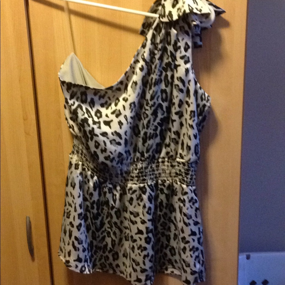 One shoulder animal print